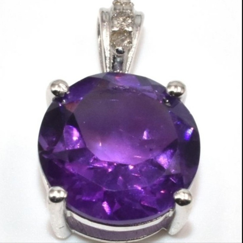3.95 CT Amethyst Silver & Diamond Pendant